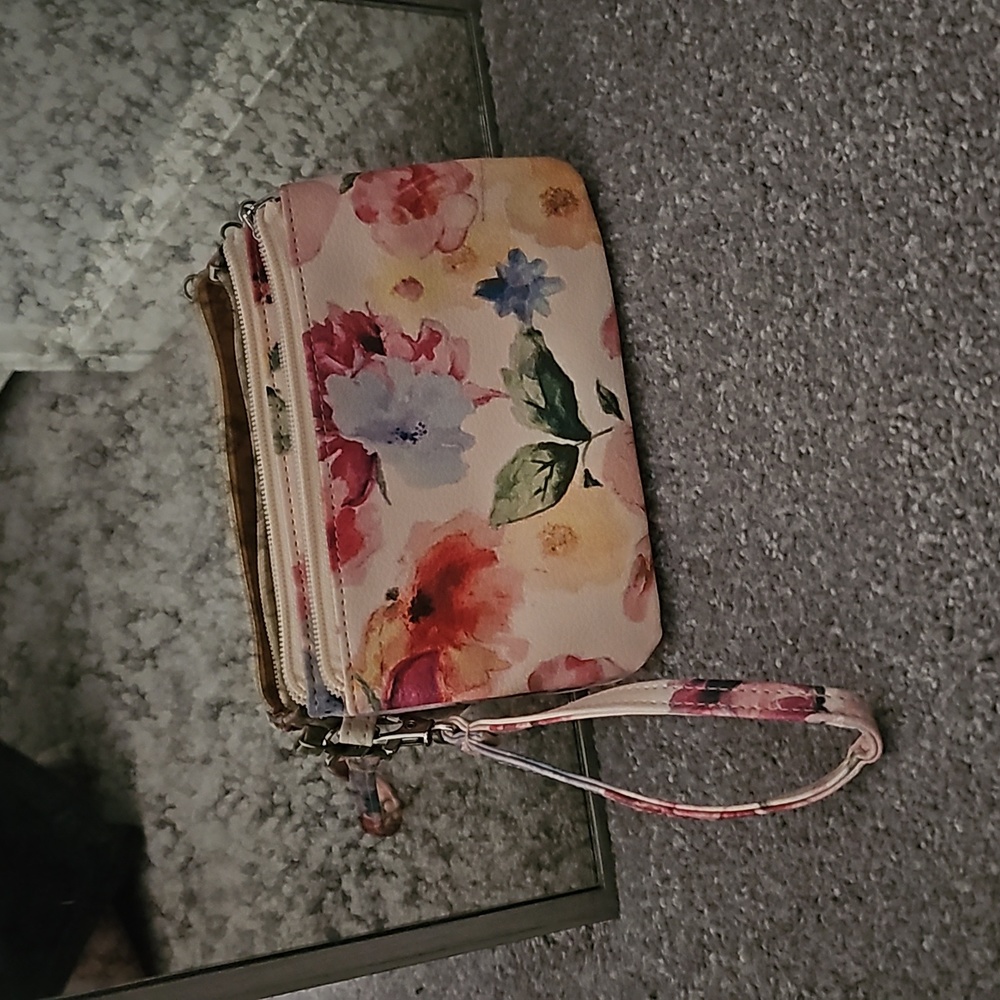 Wrist handbag